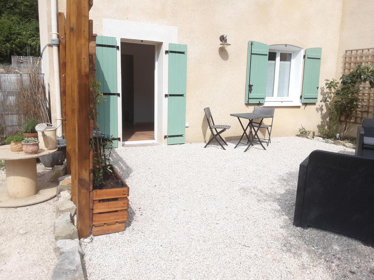 Apartamento Le Chemin De Bruniele Aubres Exterior foto